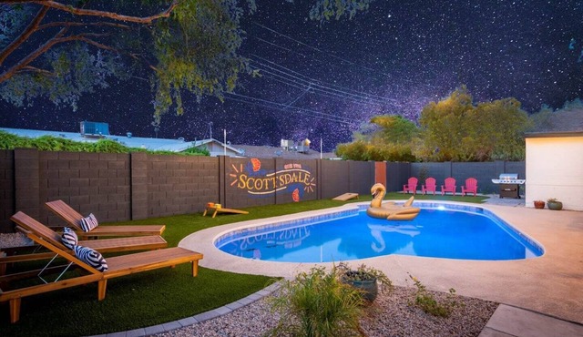 Family & Friends Oasis, Minutes from Old Town, FREE Heated Pool & Hot Tub