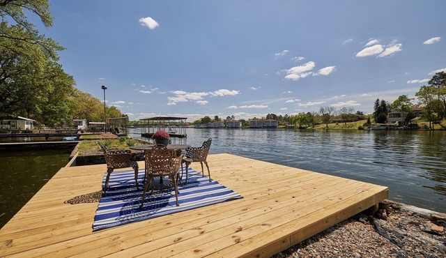 Family & Friends Paradise on the lake