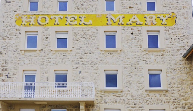 family/friends suite