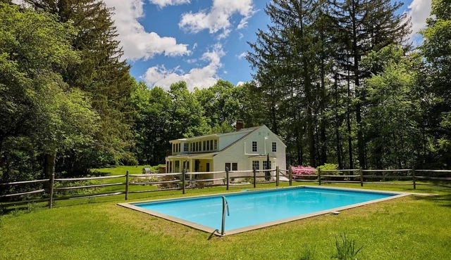 Family & Friends Hot Tub, Fireplace Minutes to Ski