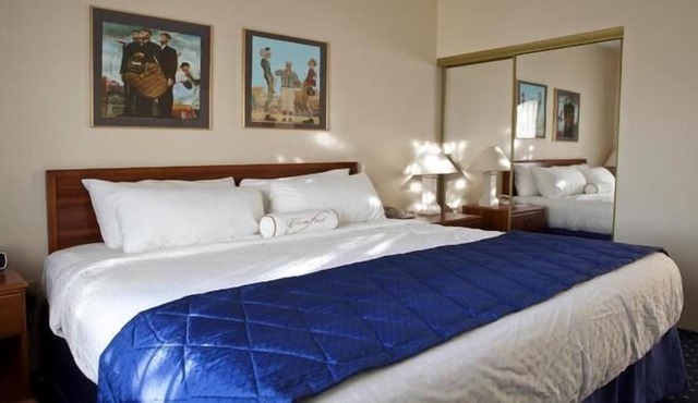 Family & Friends Vacation! 2 Great Units, Near University of Notre Dame