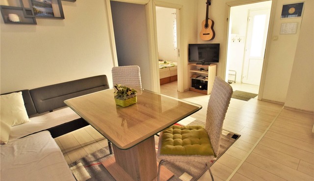 Family friendy apartment near the river and mountains