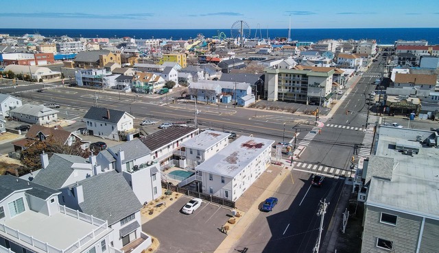 Family Fun! 2 Blocks From- Famous Seaside Heights Boardwalk & Beach! 3Br/2Fb