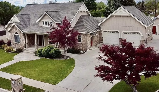 Family FUN at the Homestead with Pool& Ping Pong, Karaoke and more!