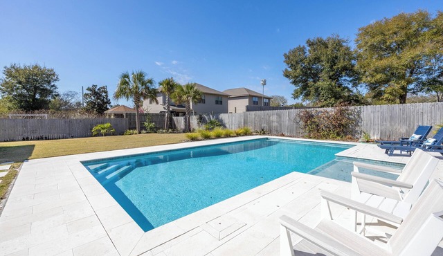 Family Fun Awaits: The Sweet & Salty Coastal-Casual Haven with Inviting Pool!