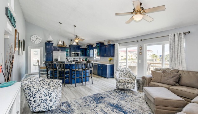 Family Fun by the Gulf 5-Min Walk to Beach Pet Friendly!