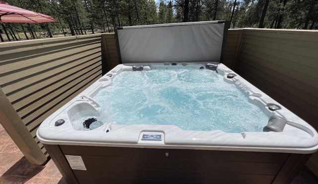 Family fun for all ages. Hot Tub, Bikes, Arcade, Private, Pets ok, SHARC, AC.
