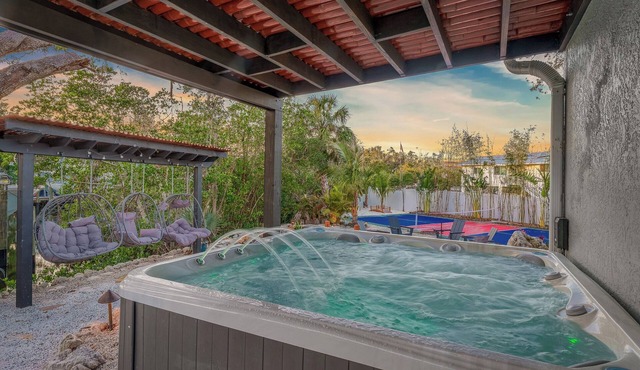 Family Fun Getaway | Pool, Hot Tub & Treehouse
