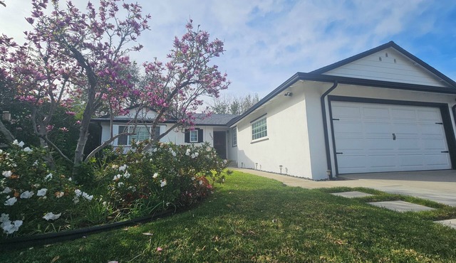 Family Fun Home 3 Bedrooms!- Great Central Location to LA -Pet Friendly