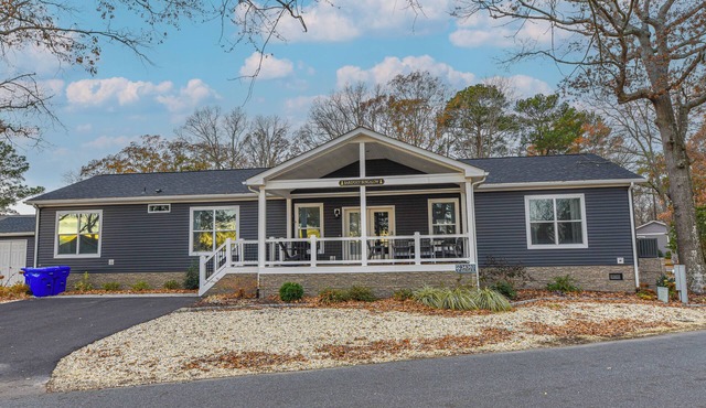 Family fun home, beach, pools, pet friendly!