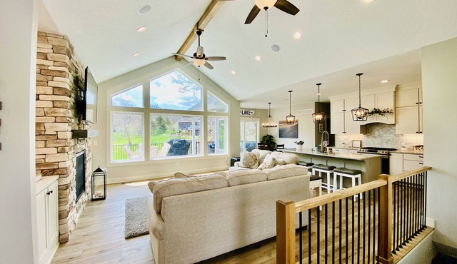 Family fun in brand new lake front home on beautiful Lake Panorama