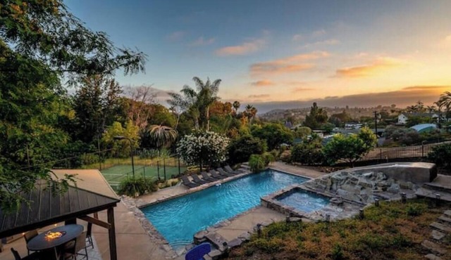 Family Fun Mountain Villa in San Diego Pool/Jacuzzi, Water-slide, PickleBall