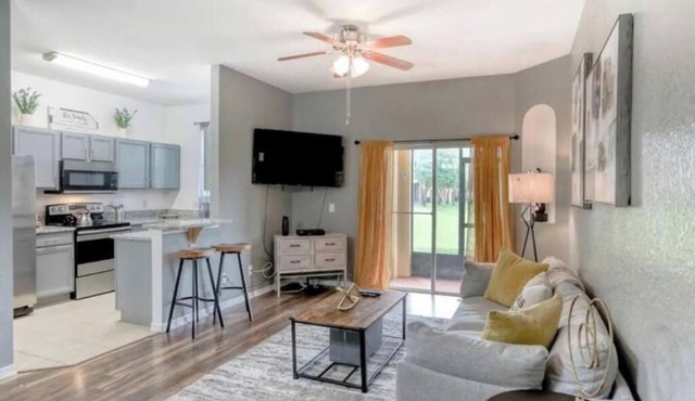 Family Fun Near Disney,4 bedroom Home w/wifi, Game Room & Pools.
