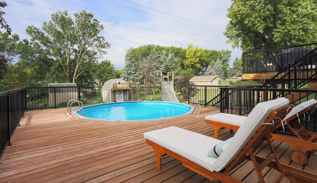 Family Fun Oasis: Pool, Hot Tub, Arcade & Ninja Course with 4 Bedrooms!