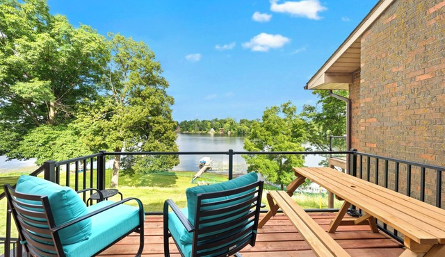 Family Fun on Cross Lake! Darts, Games, Smart TVs