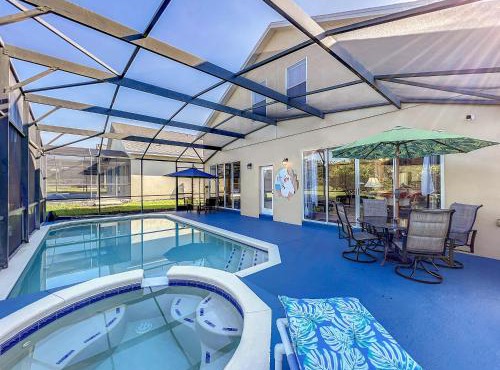 Family fun Orlando Area - pool, spa & game room
