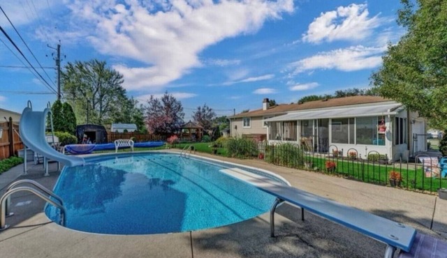 *Family Fun*Pool*Central*Airport