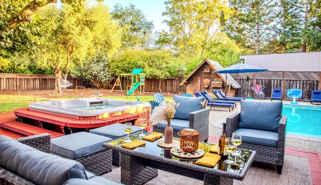 Family Fun Retreat in Wine Country - Epic Game Room - Pool - Spa