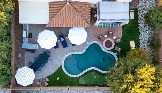 Family Fun! Sleeps 12 | Pool | Fire Pit | PuttPutt