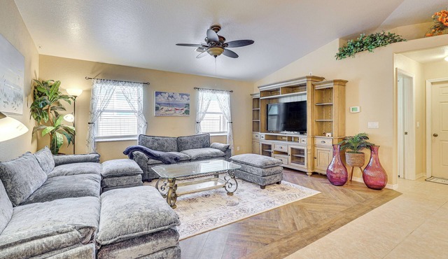 Family Fun! Spacious Home in Cape Coral
