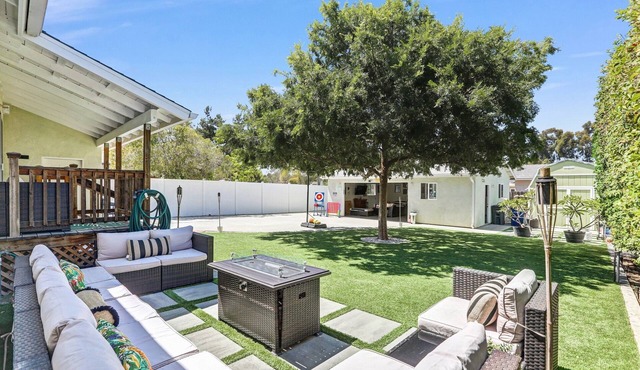 Family Fun! Stylish Escape + Game Garage + Ping Pong + Big Yard + Free Parking