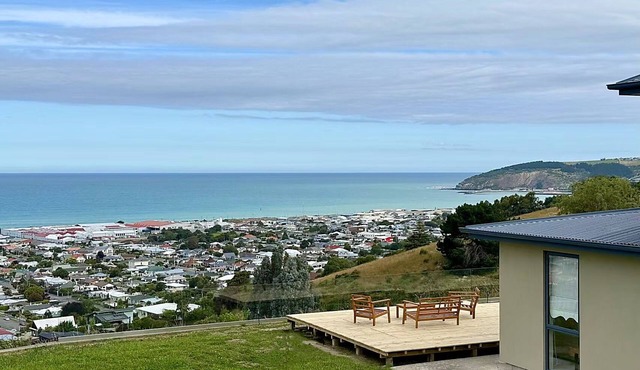 Family-Fun Villa, Moonrise & Sunrise! Kids' Slide Bed! Ocean & Town Views 5-Beds