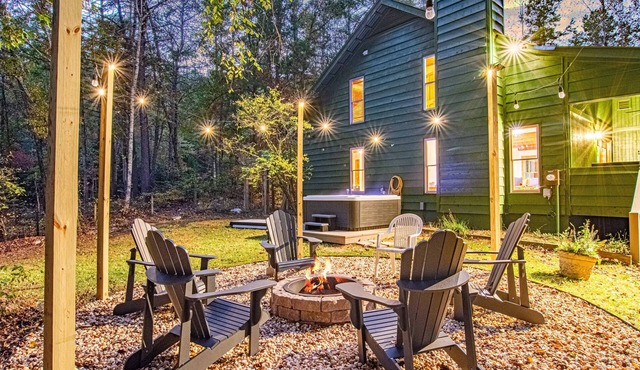 Family Game Lodge with Pickleball