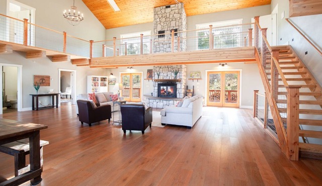 Family Gatherings, Mountain Views, Plenty of Room!