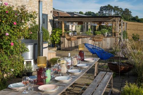 Family Gem in Bath, sleeps 18, stunning view