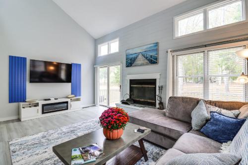 Family Gem with Deck Across From Shawnee Mountain!