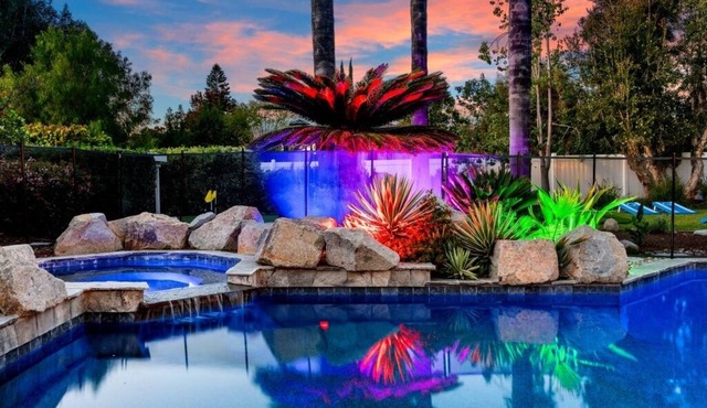 Family Getaway: Game Room/MiniGolf/Pool/HotTub!