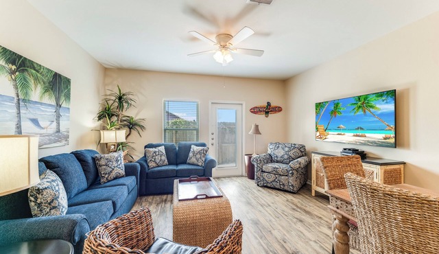 Family Getaway | Heated Pool, Playground & Beach Close By