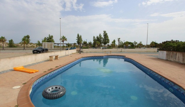 Family Getaway: Near Beach, Pool, Pet-Friendly, Free WiFi, A/C Optional, Dog Beach Nearby