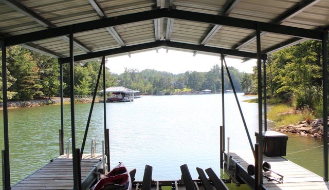 Family getaway on lake near Clemson campus