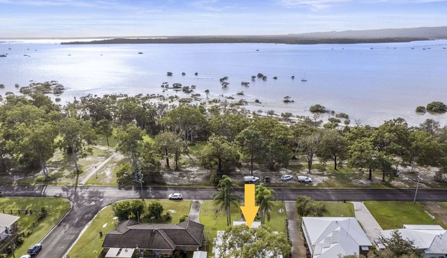 Family getaway on the waterfront of Tin Can Bay