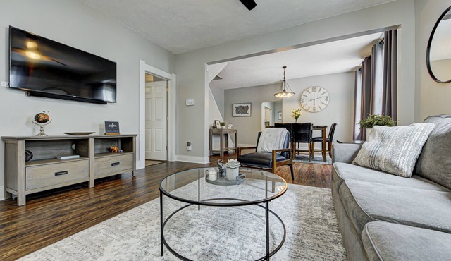 Family Getaway Queen Beds w/Large Porch