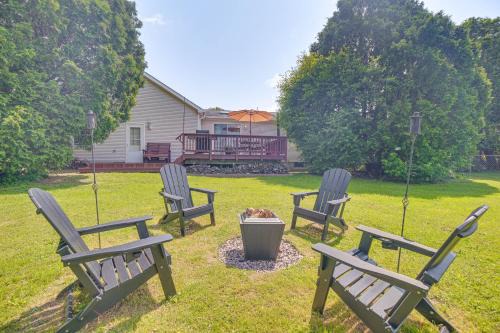 Family Getaway w/Deck: 3 Mi to Lake Champlain