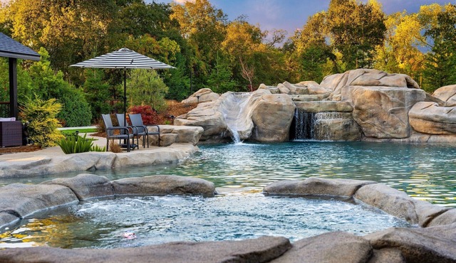 Family Getaway w/Pool, Hot Tub, Gym, Fire pit & BBQ