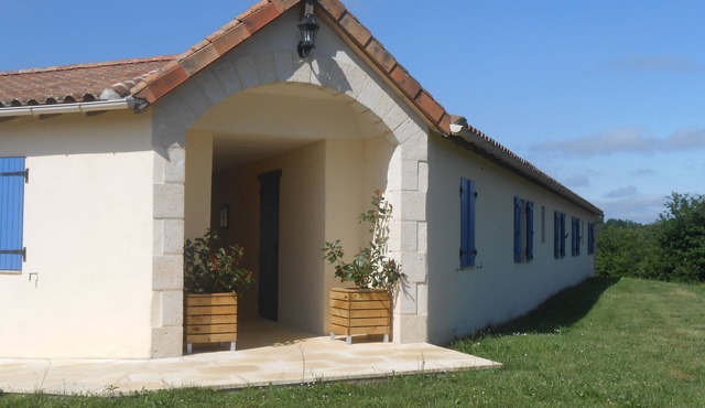 Family gîte Hortensia in the Dordogne, with swimming pool&magnificent view