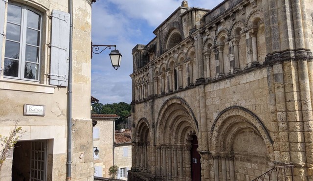 Family Gite in the beautiful Charente Countryside with Pool & BBQ