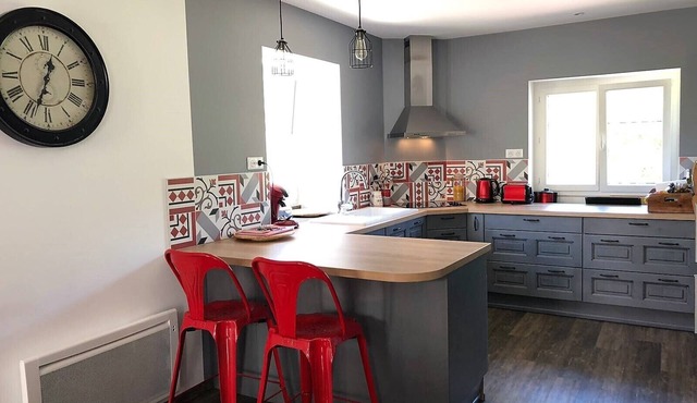 Family gite in the mountains (75m2). In the heart of the village and at the foot of the slopes, Jura