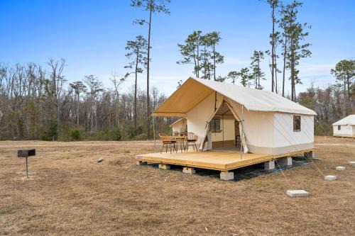 Family Glamping Fishing Ponds & Playground
