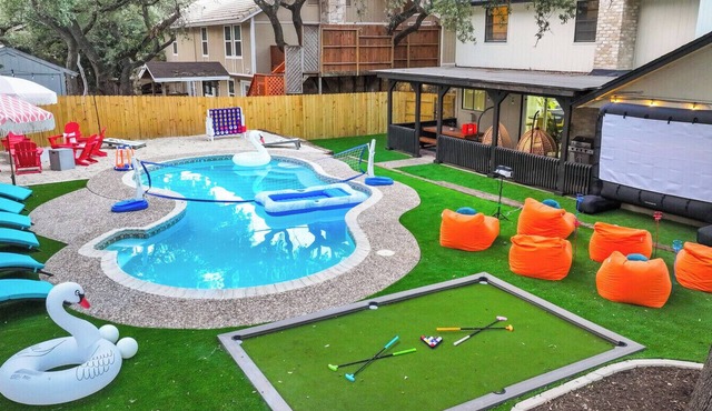 Family/Group Getaway: Pool, Hot Tub, Firepit, Gameroom & Rack'em Up Mini Golf