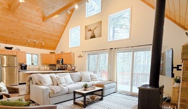 Family & Group Retreat | Game Room + Firepit | Sleeps 10