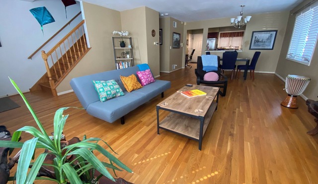 Family, Groups - Convenient to Wrigley, Loop, Airport - Spacious 2200 Sq Ft