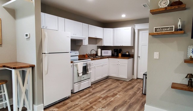 Family Guesthouse - 1 mile to Downtown Manteo