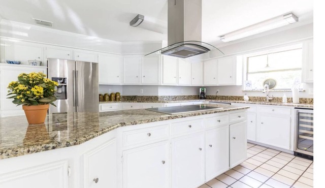 Family Haven - Space Galore 4.5 bedroom 10 beds, 3/4 Acre