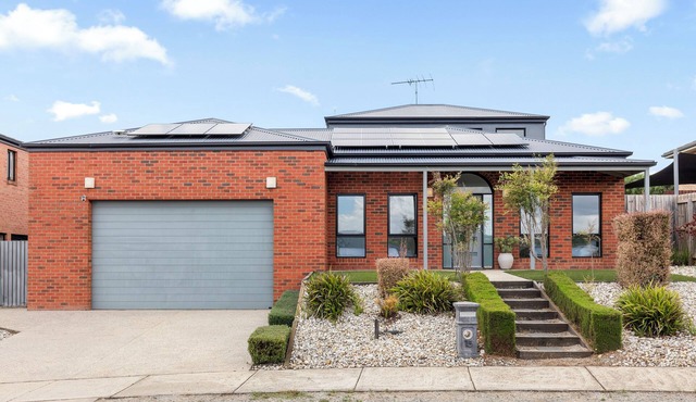 Family Heaven in Geelong - Spa, BBQ, Game area and Great WiFi