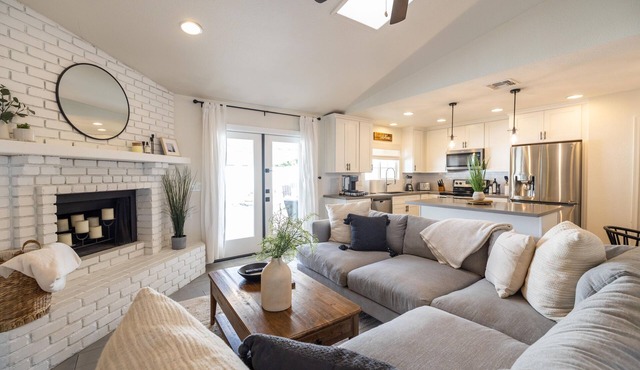 Family Hideaway w/Heated Pool & Ping Pong