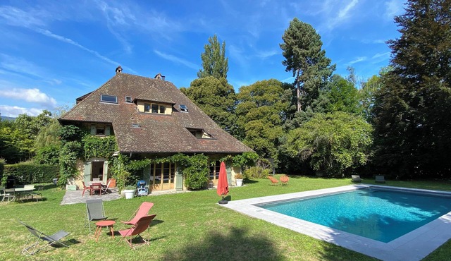 Family home 200m from the lake, heated swimming pool
